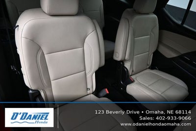 2022 Chevrolet Traverse LT Leather