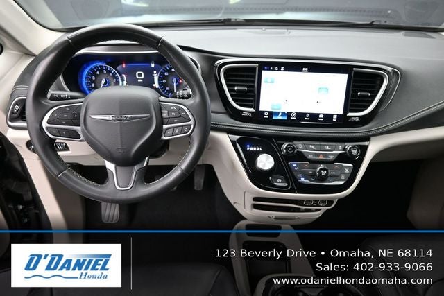2022 Chrysler Pacifica Touring L