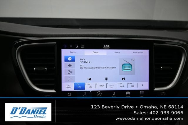 2022 Chrysler Pacifica Touring L