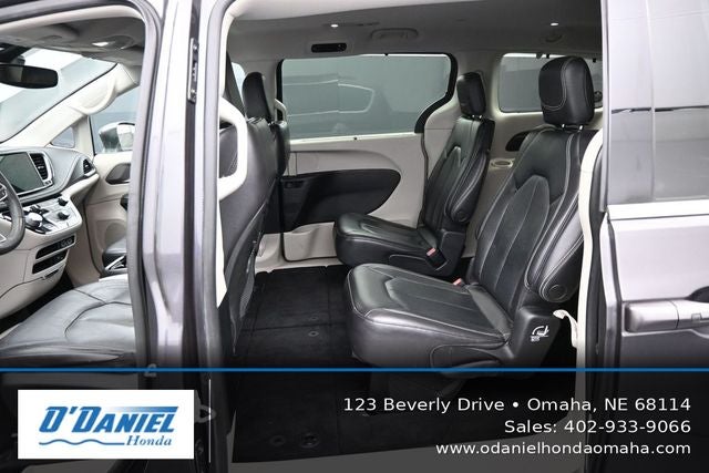 2022 Chrysler Pacifica Touring L