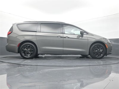 2021 Chrysler Pacifica Hybrid Touring L