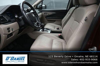 2019 Honda Pilot EX-L w/Navigation and Rear Entertainment System