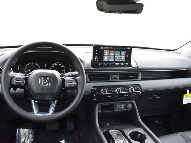 2025 Honda Pilot Touring+ w/ Lower Door Trim