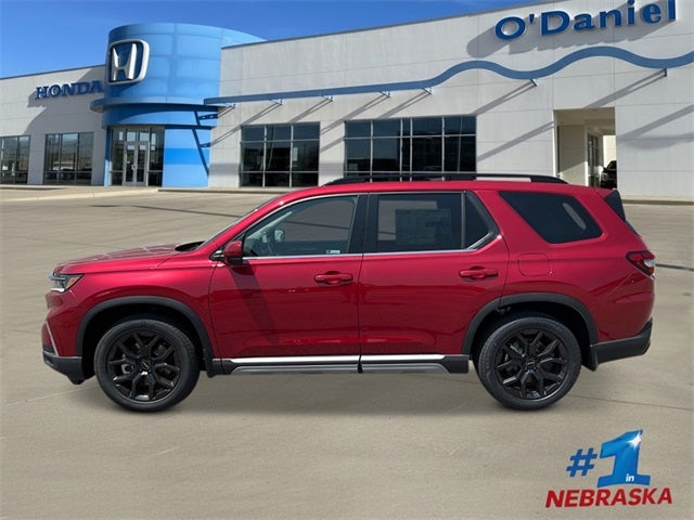2025 Honda Pilot Touring+ w/ Lower Door Trim