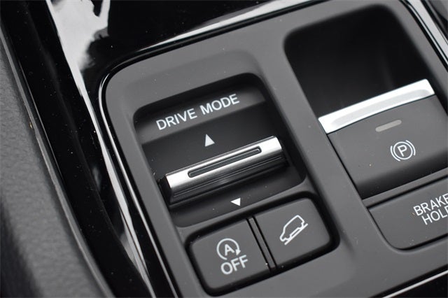 2025 Honda Pilot Touring+ w/ Lower Door Trim