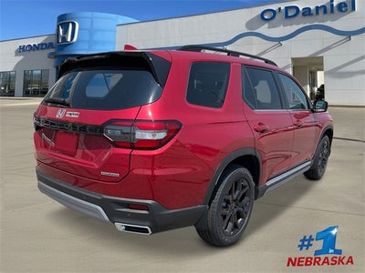 2025 Honda Pilot Touring+ w/ Lower Door Trim