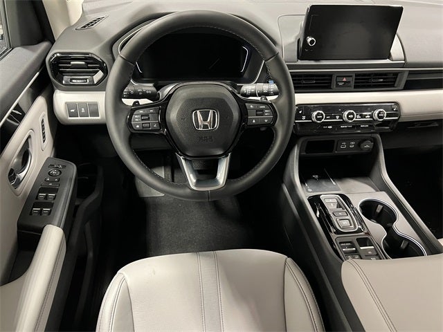 2025 Honda Pilot Touring w/ Tow Package