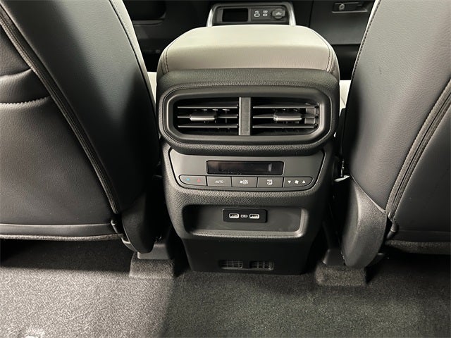 2025 Honda Pilot Touring w/ Tow Package