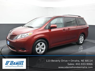 2017 Toyota Sienna LE 8 Passenger