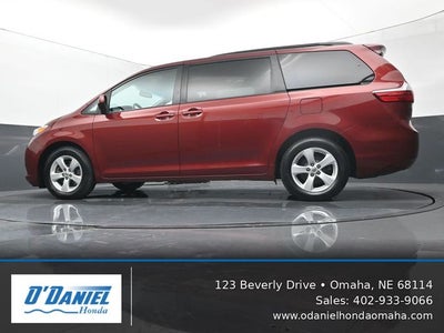 2017 Toyota Sienna LE 8 Passenger