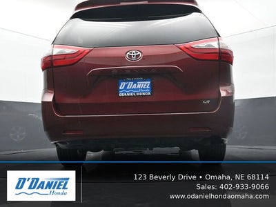 2017 Toyota Sienna LE 8 Passenger