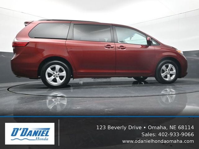 2017 Toyota Sienna LE 8 Passenger