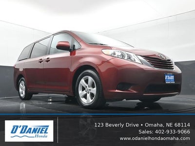 2017 Toyota Sienna LE 8 Passenger