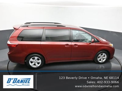2017 Toyota Sienna LE 8 Passenger