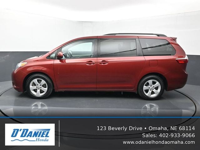 2017 Toyota Sienna LE 8 Passenger