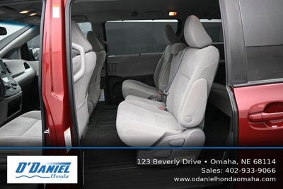 2017 Toyota Sienna LE 8 Passenger