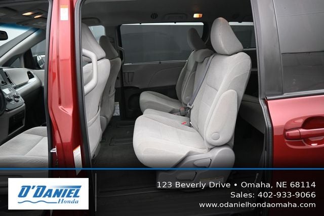 2017 Toyota Sienna LE 8 Passenger
