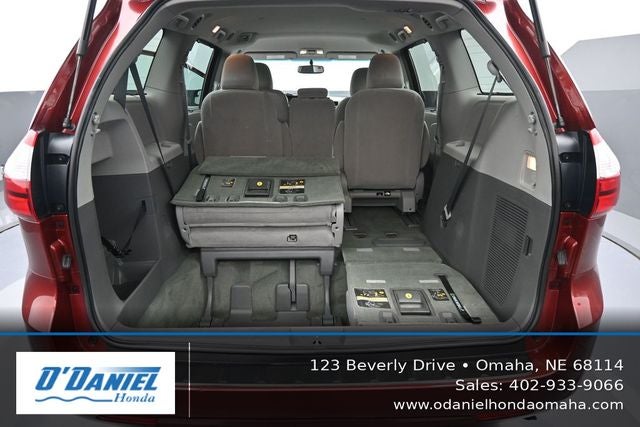 2017 Toyota Sienna LE 8 Passenger