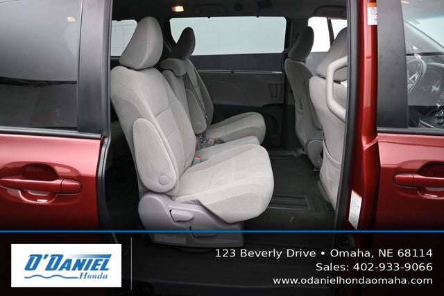 2017 Toyota Sienna LE 8 Passenger