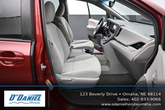 2017 Toyota Sienna LE 8 Passenger