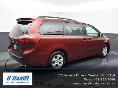 2017 Toyota Sienna LE 8 Passenger