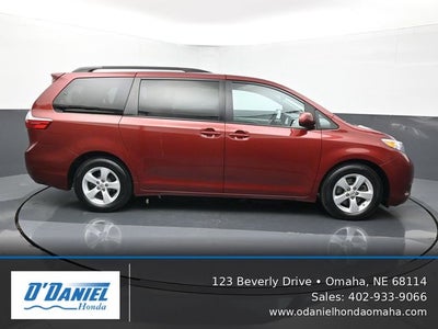 2017 Toyota Sienna LE 8 Passenger