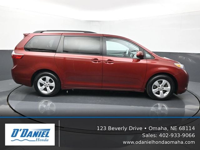 2017 Toyota Sienna LE 8 Passenger