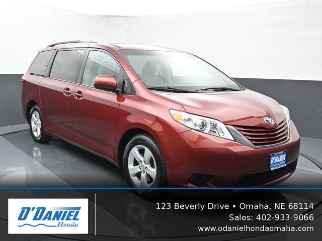 2017 Toyota Sienna LE 8 Passenger