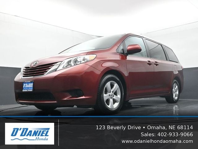2017 Toyota Sienna LE 8 Passenger