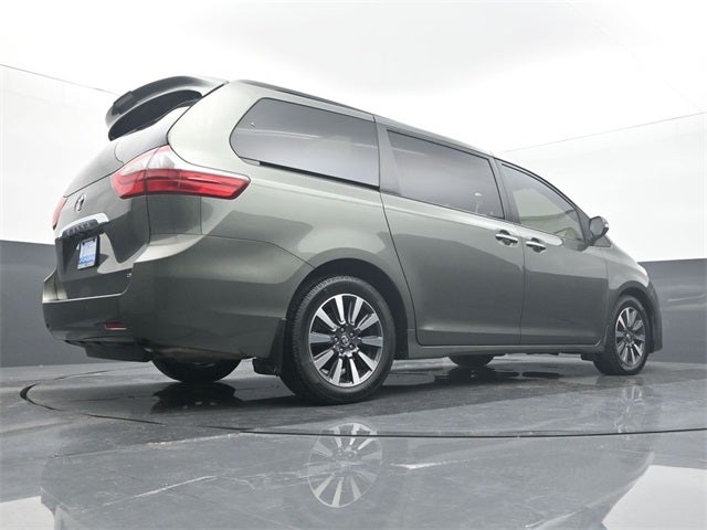 2019 Toyota Sienna L 7 Passenger