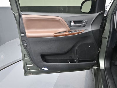 2019 Toyota Sienna L 7 Passenger