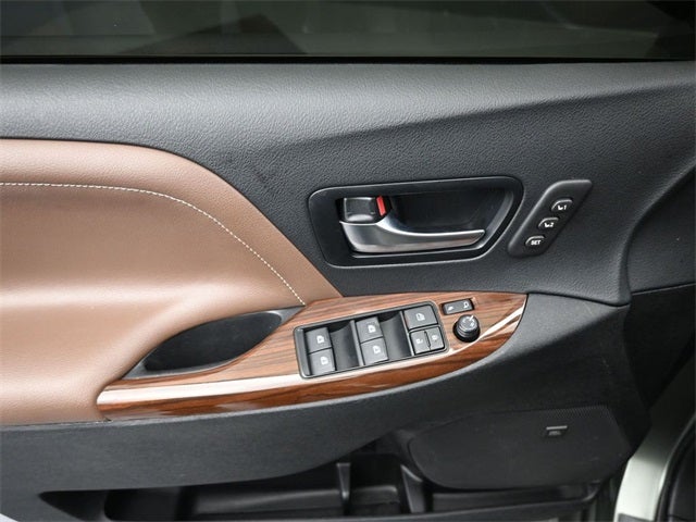 2019 Toyota Sienna L 7 Passenger
