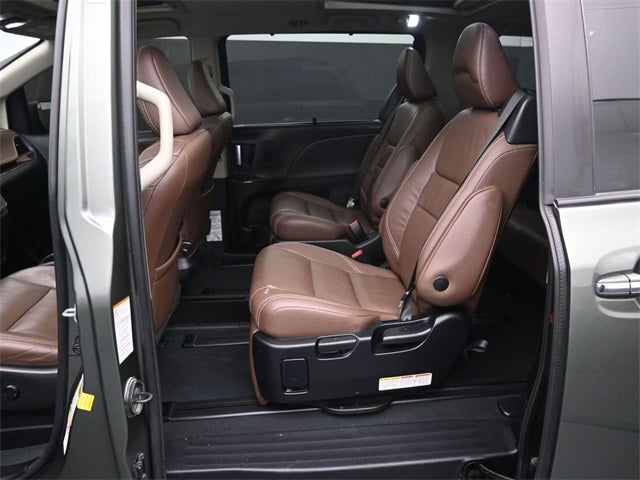 2019 Toyota Sienna L 7 Passenger
