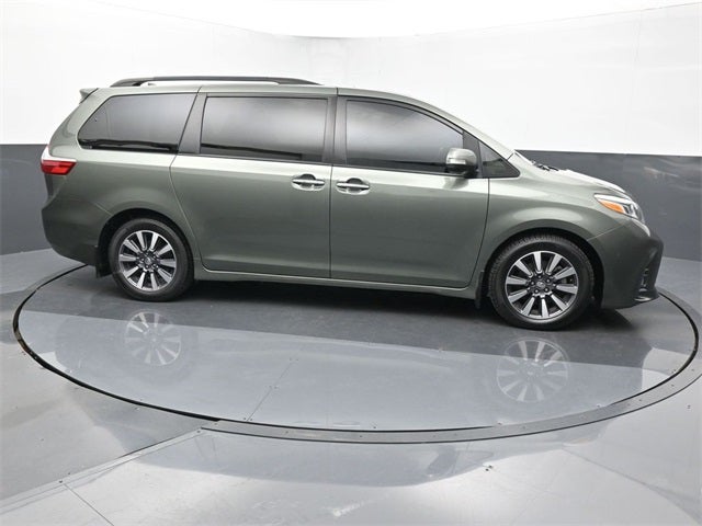 2019 Toyota Sienna L 7 Passenger