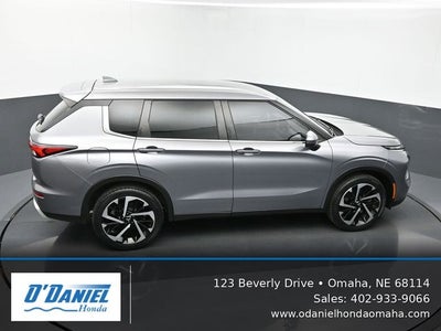 2022 Mitsubishi Outlander SE