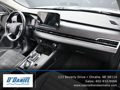 2022 Mitsubishi Outlander SE