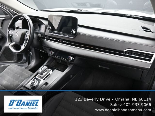 2022 Mitsubishi Outlander SE