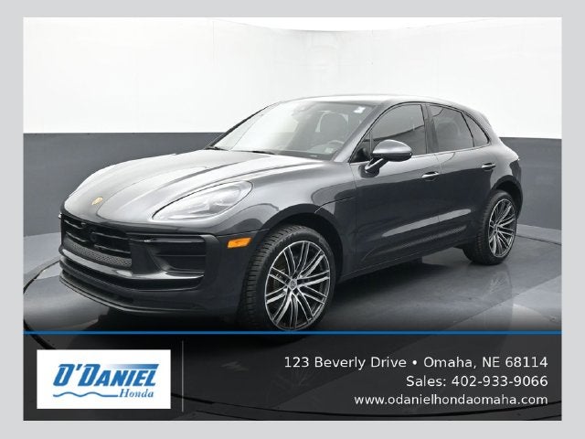 2023 Porsche Macan Base
