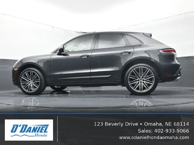 2023 Porsche Macan Base