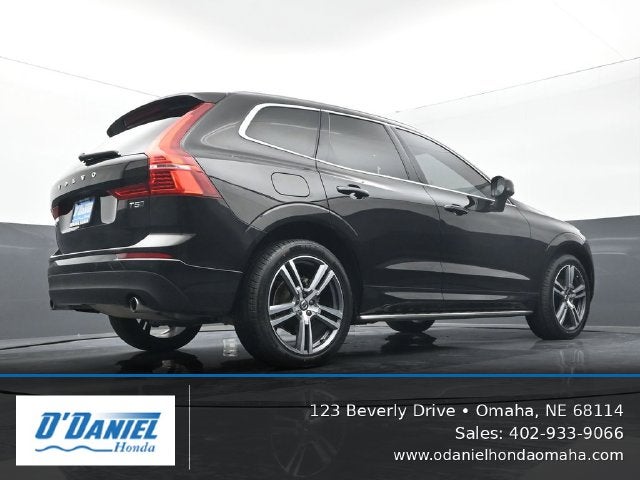 2021 Volvo XC60 T5 Momentum