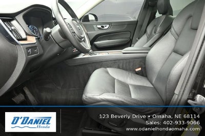 2021 Volvo XC60 T5 Momentum