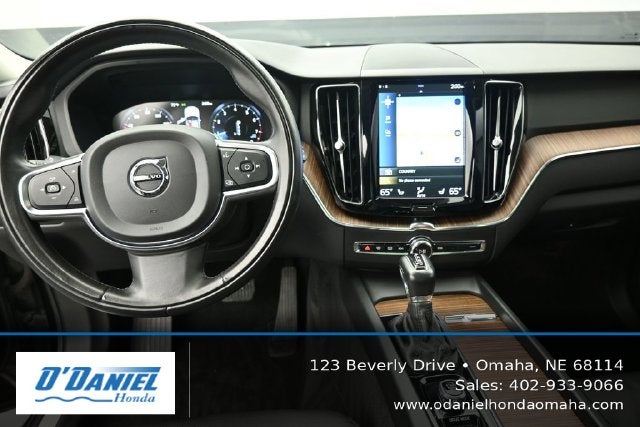 2021 Volvo XC60 T5 Momentum