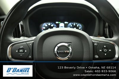 2021 Volvo XC60 T5 Momentum