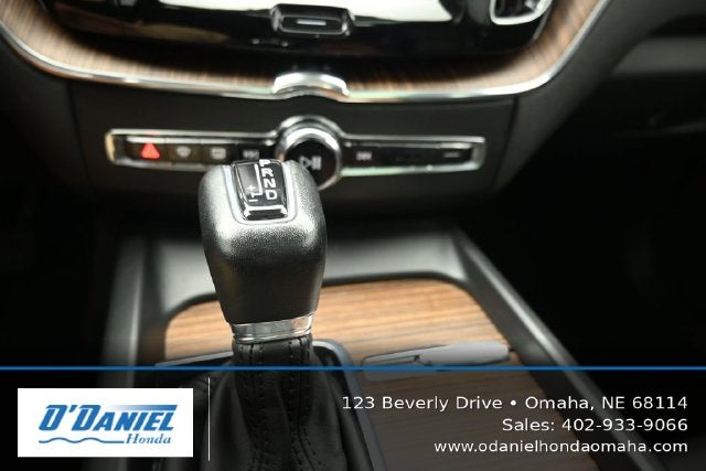 2021 Volvo XC60 T5 Momentum