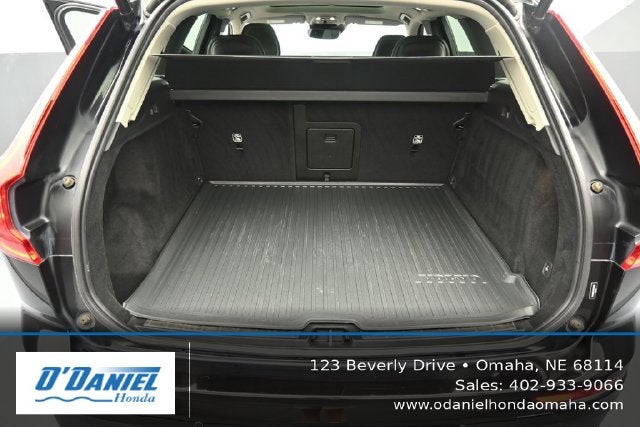 2021 Volvo XC60 T5 Momentum